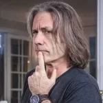 Bruce Dickinson elige las 2 canciones que definen el rock and roll