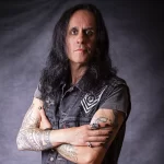 Entrevista a Moyano el Buffalo: “El mejor rock, el que perdura, es crudo y honesto; que la música fluya, sin filtros ni pretensiones de sonar como tal o cual”